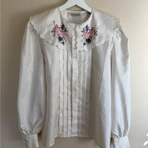 Nilani Vintage White Blouse Collar Pleated Floral Embroidery Women Victorian